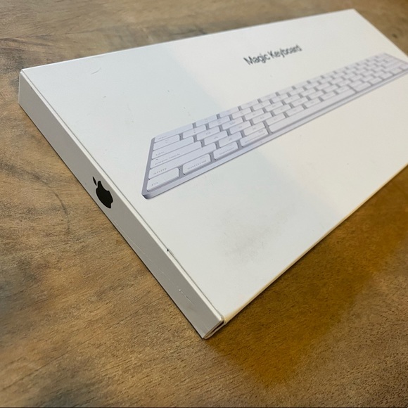 Apple Magic Keyboard 2 - LIKE NEW - Picture 2 of 7